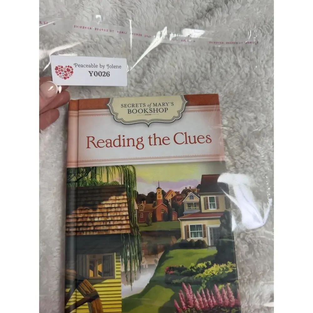 The Secrets of Mary's Bookshop (Reading The Clues) Charlotte Carter Guideposts